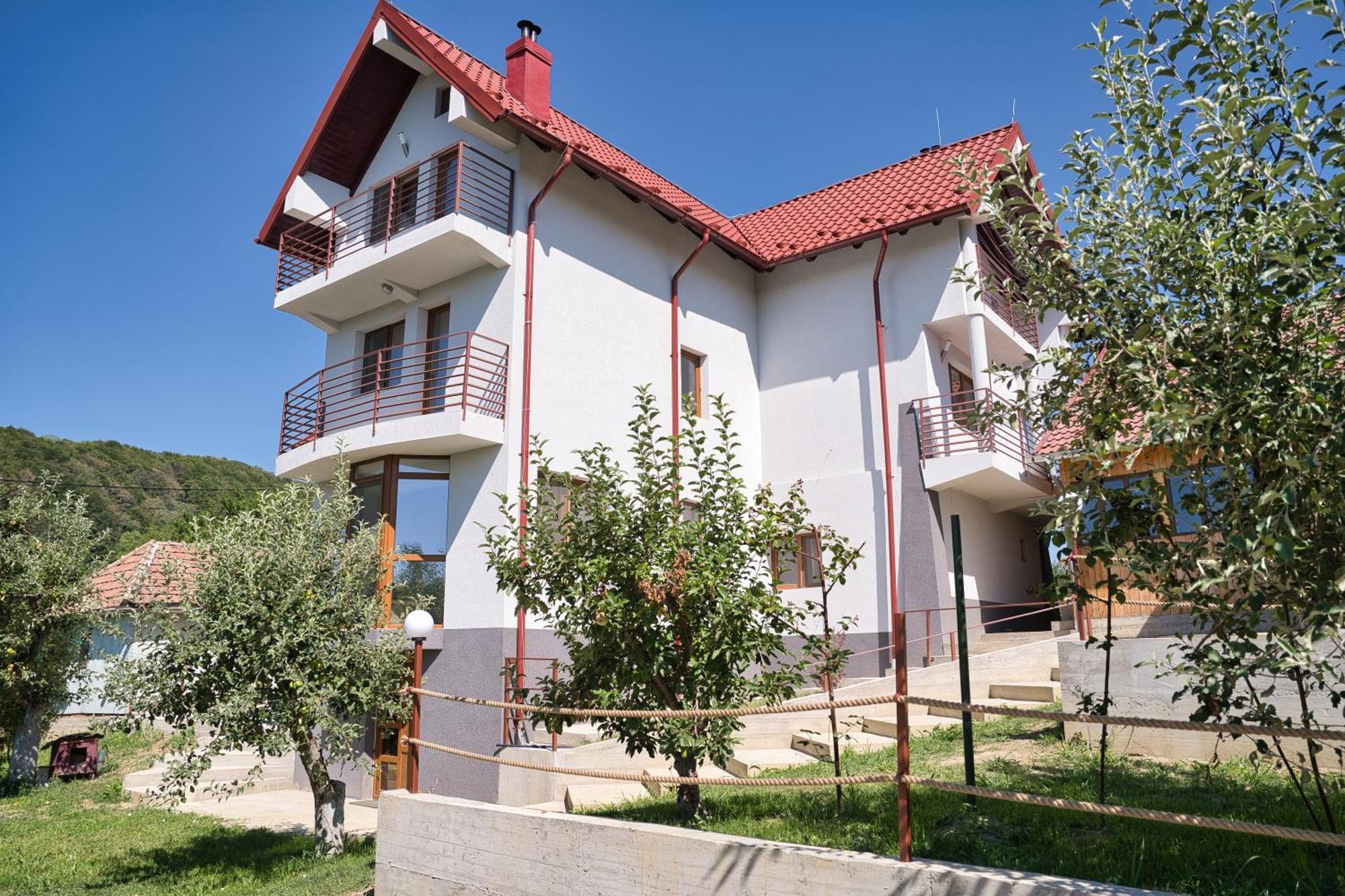 Perla Argesului, Ciubar, Piscina, Lift, Gratar, Cabana, Pensiuni, Hotel Cazare Transfagarasan Curtea De Arges Albestii de Arges Extérieur photo