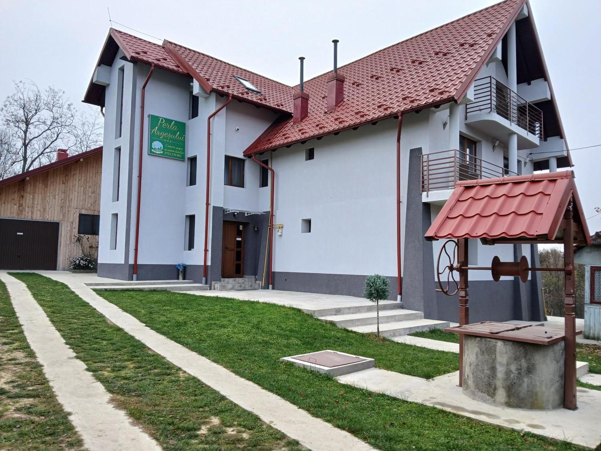 Perla Argesului, Ciubar, Piscina, Lift, Gratar, Cabana, Pensiuni, Hotel Cazare Transfagarasan Curtea De Arges Albestii de Arges Extérieur photo