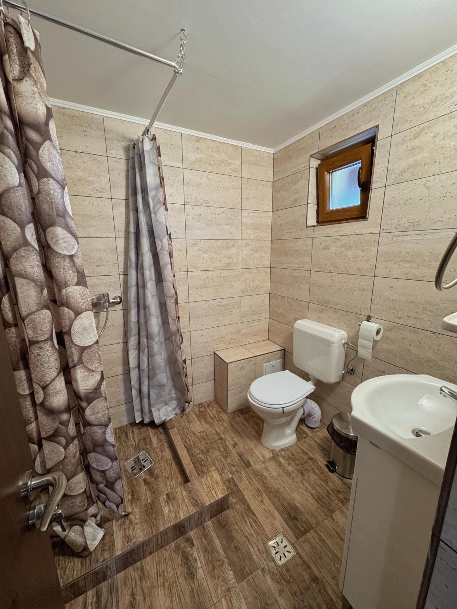 Perla Argesului, Ciubar, Piscina, Lift, Gratar, Cabana, Pensiuni, Hotel Cazare Transfagarasan Curtea De Arges Albestii de Arges Extérieur photo