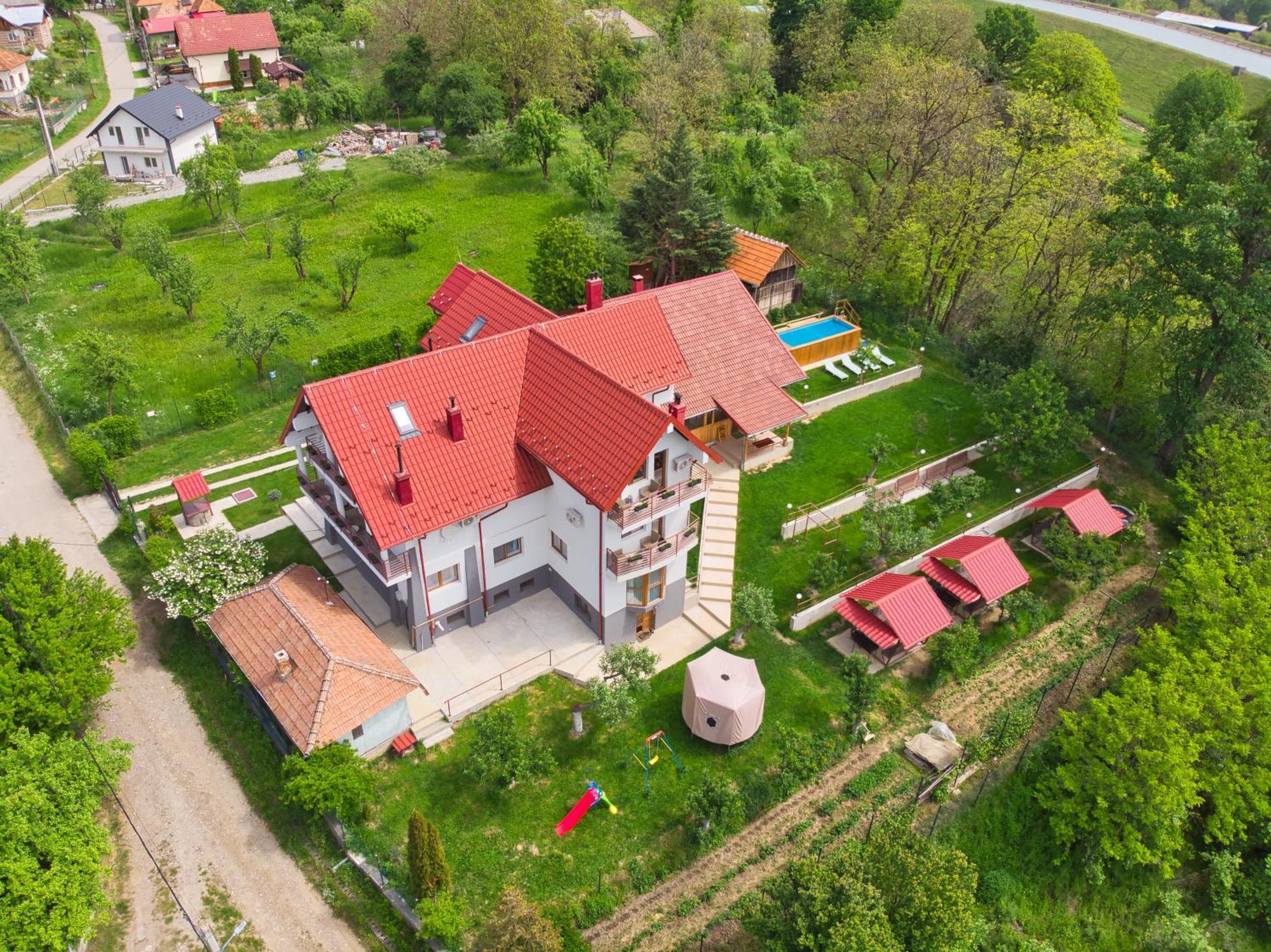 Perla Argesului, Ciubar, Piscina, Lift, Gratar, Cabana, Pensiuni, Hotel Cazare Transfagarasan Curtea De Arges Albestii de Arges Extérieur photo